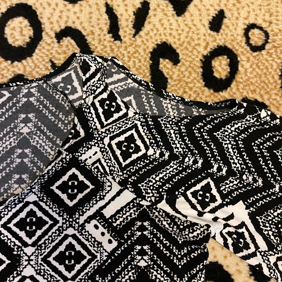 Black and White patterned cold shoulder top - Picture 5 of 9